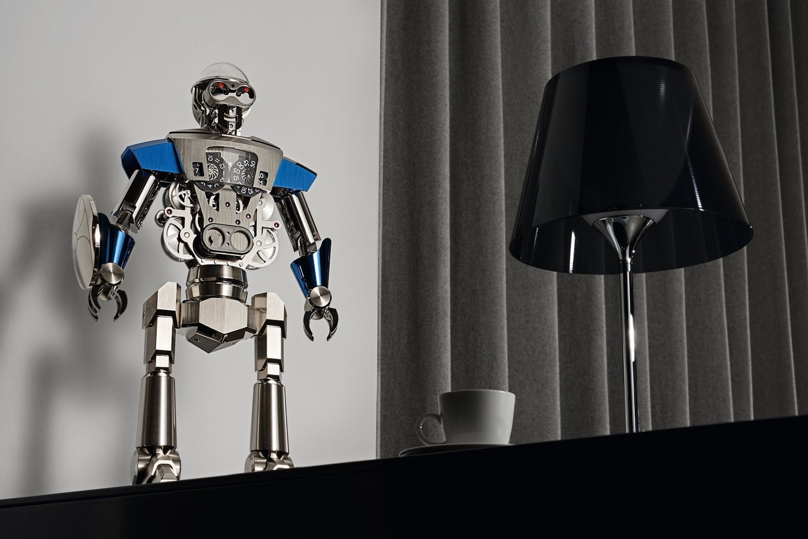 MB&F BALTHAZAR blog debajo del reloj