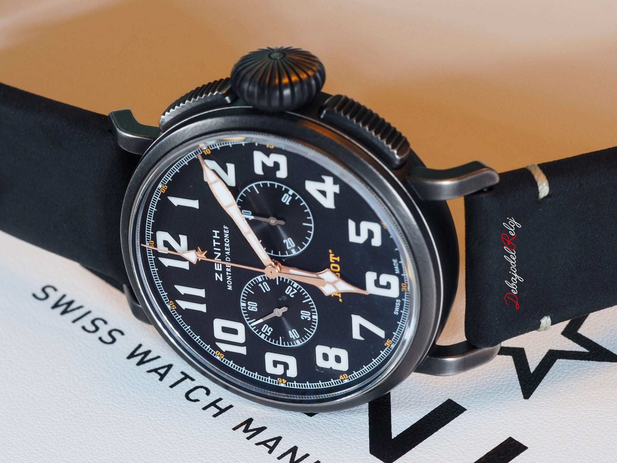 zenith Type 20 Chronograph Ton Up Black debajo del reloj front 2