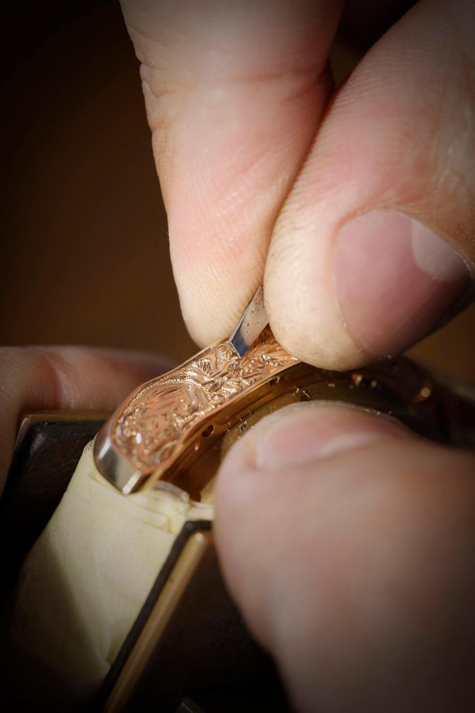 L.U.C Perpetual T Spirit of the Chinese Zodiac making blog debajo del reloj