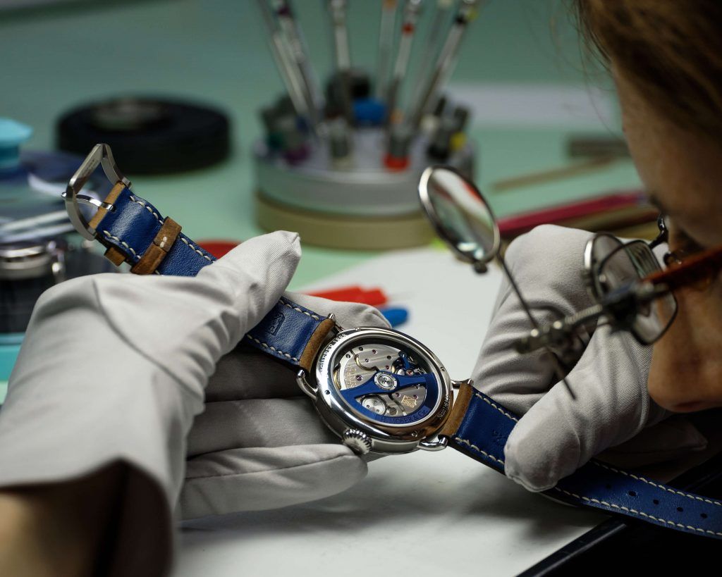 Heritage Bucherer Blue Editions Life back blog debajo del reloj