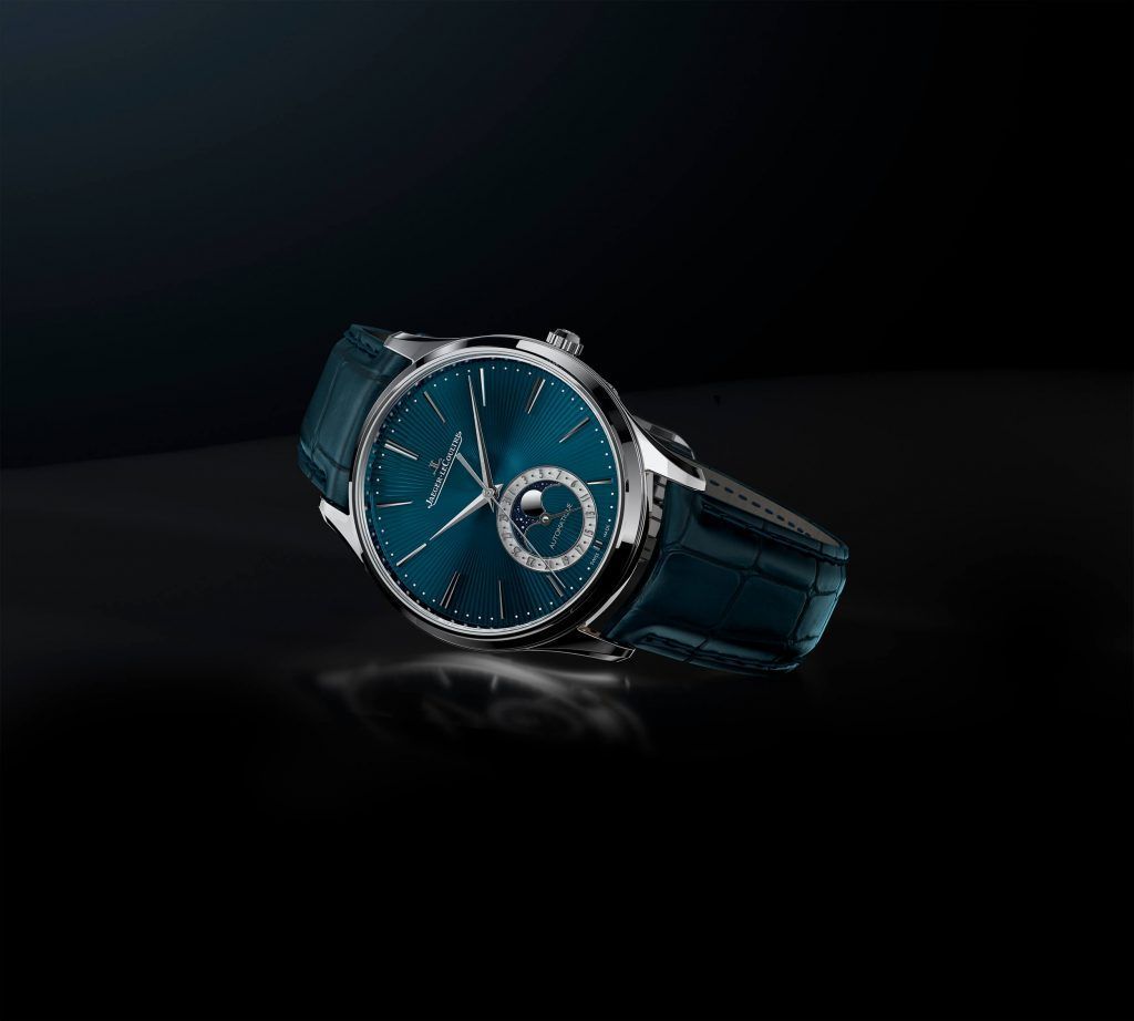 jaeger-lecoultre master ultra thin moon enamel blog debajo del reloj inclinado