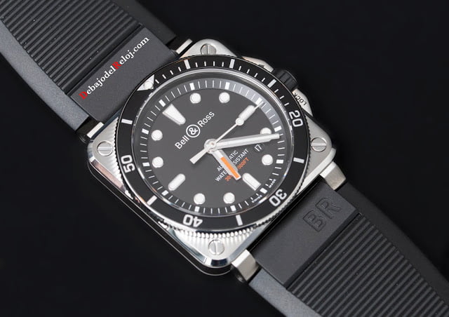 bell&ross br 03-92 de lado