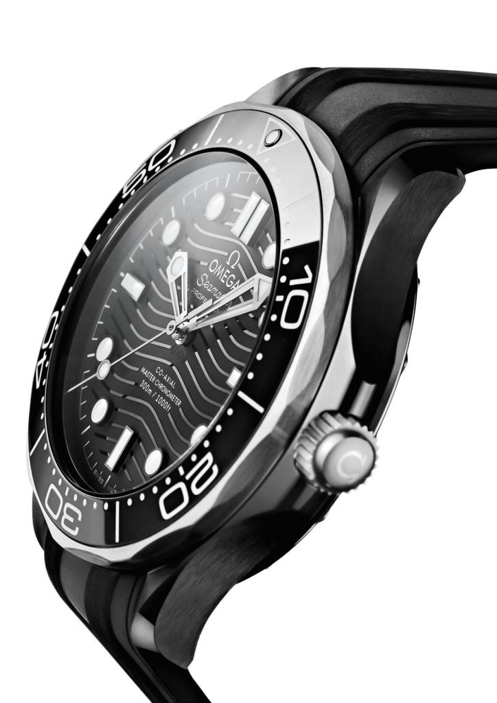 Omega Seamaster Diver 300m Cerámica Titanio lado