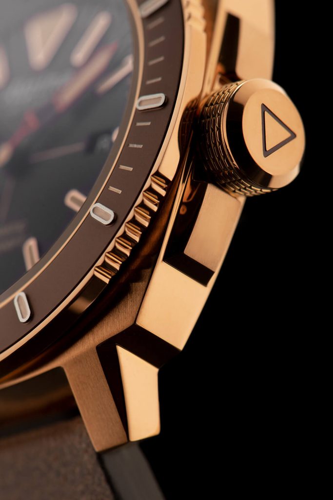 Alpina AL-525LBBR4V4 details caseback credit_Eric _Rossier 3