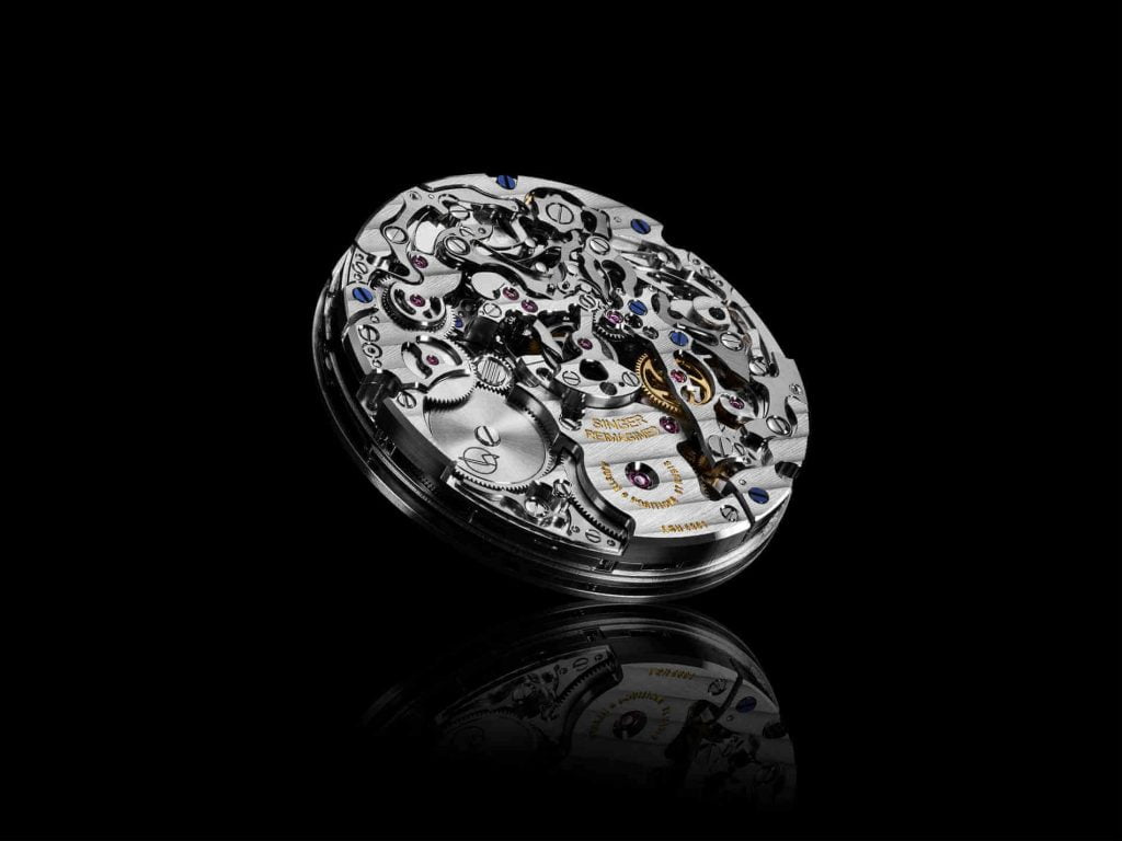 Singer Track1 OnlyWatch debajo del reloj calibre