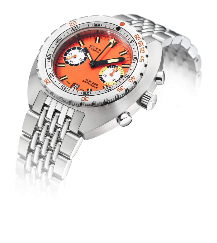 DOXA SUB 200T GRAPH debajo del reloj