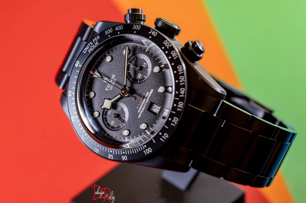 Tudor Black Bay Chrono Dark debajo del reloj 15