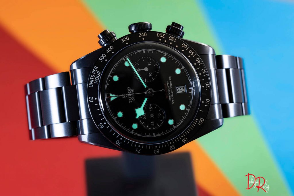 Tudor Black Bay Chrono Dark debajo del reloj 16