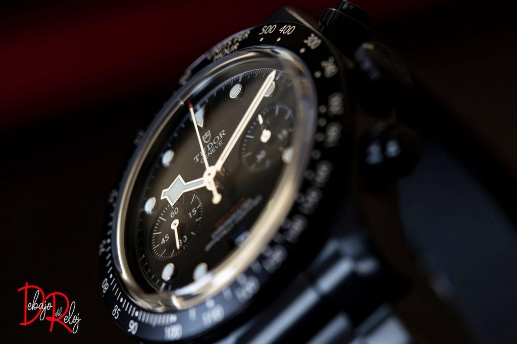 Tudor Black Bay Chrono Dark debajo del reloj 2