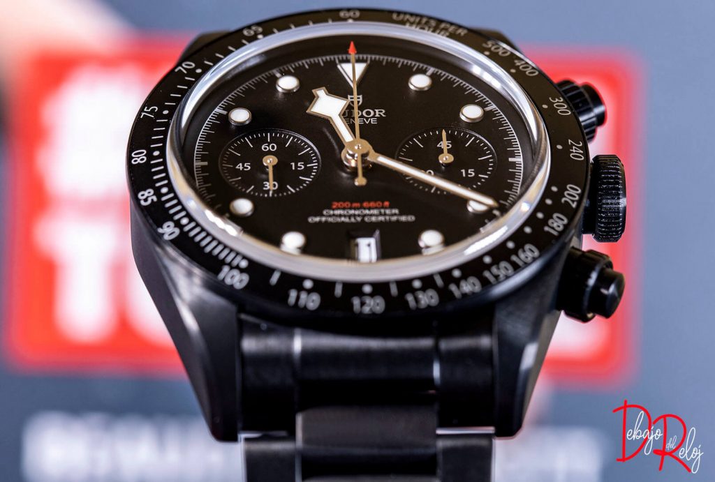 Tudor Black Bay Chrono Dark debajo del reloj 3