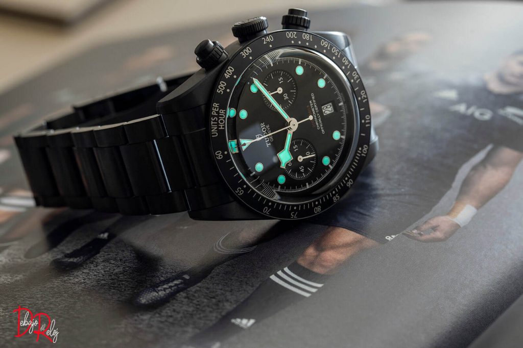 Tudor Black Bay Chrono Dark debajo del reloj 7
