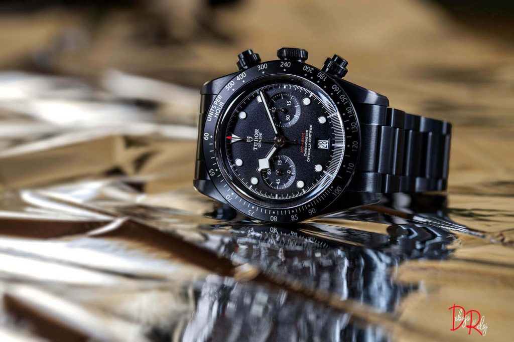 Tudor Black Bay Chrono Dark debajo del reloj 8