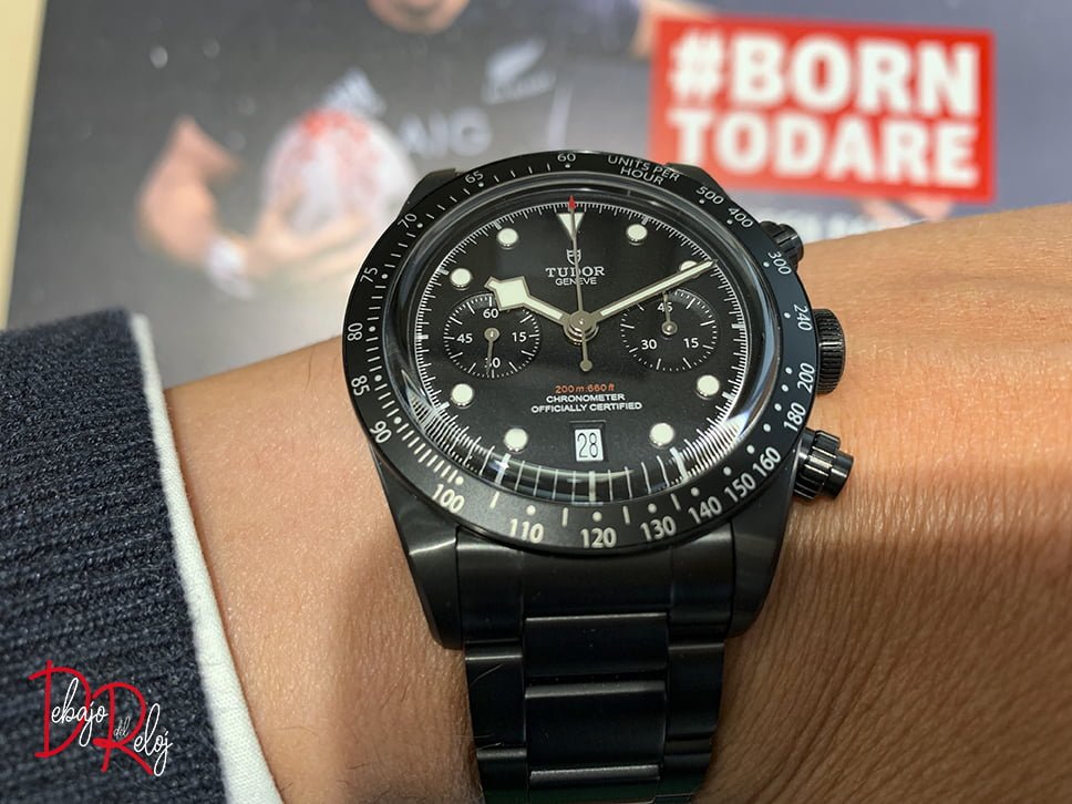Tudor Black Bay Chrono Dark debajo del reloj muñeca