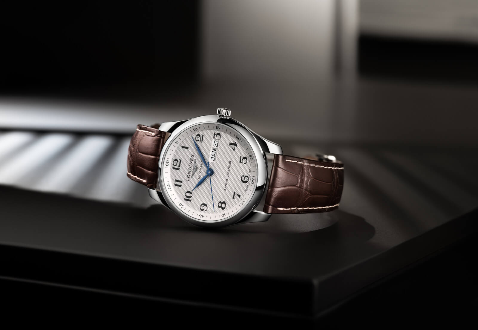 Longines Master Collection Annual Calendar Debajo del Reloj