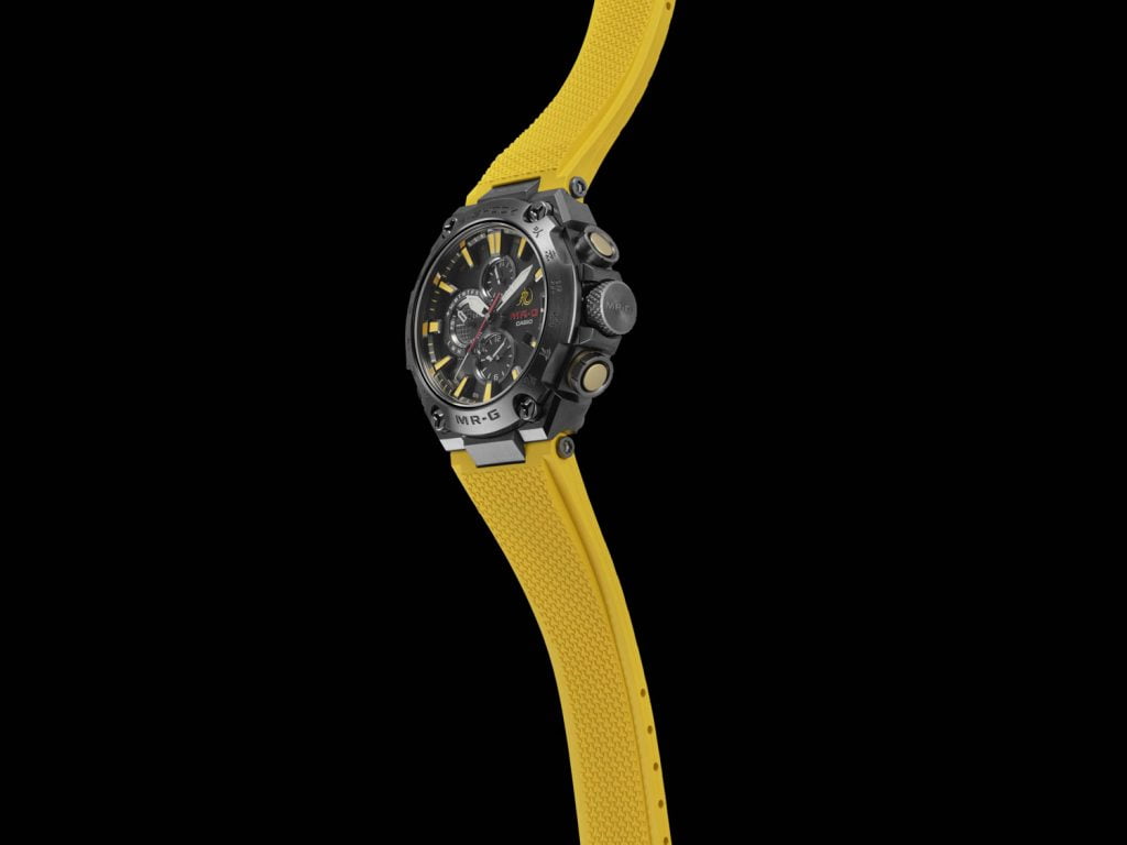 G-Shock MRG G2000BL x Bruce Lee lado