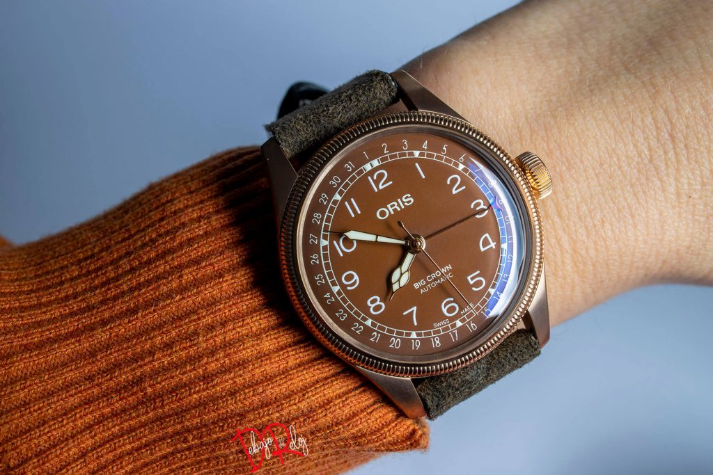 Oris Big Crown Bronze Pointer Date muñeca 2