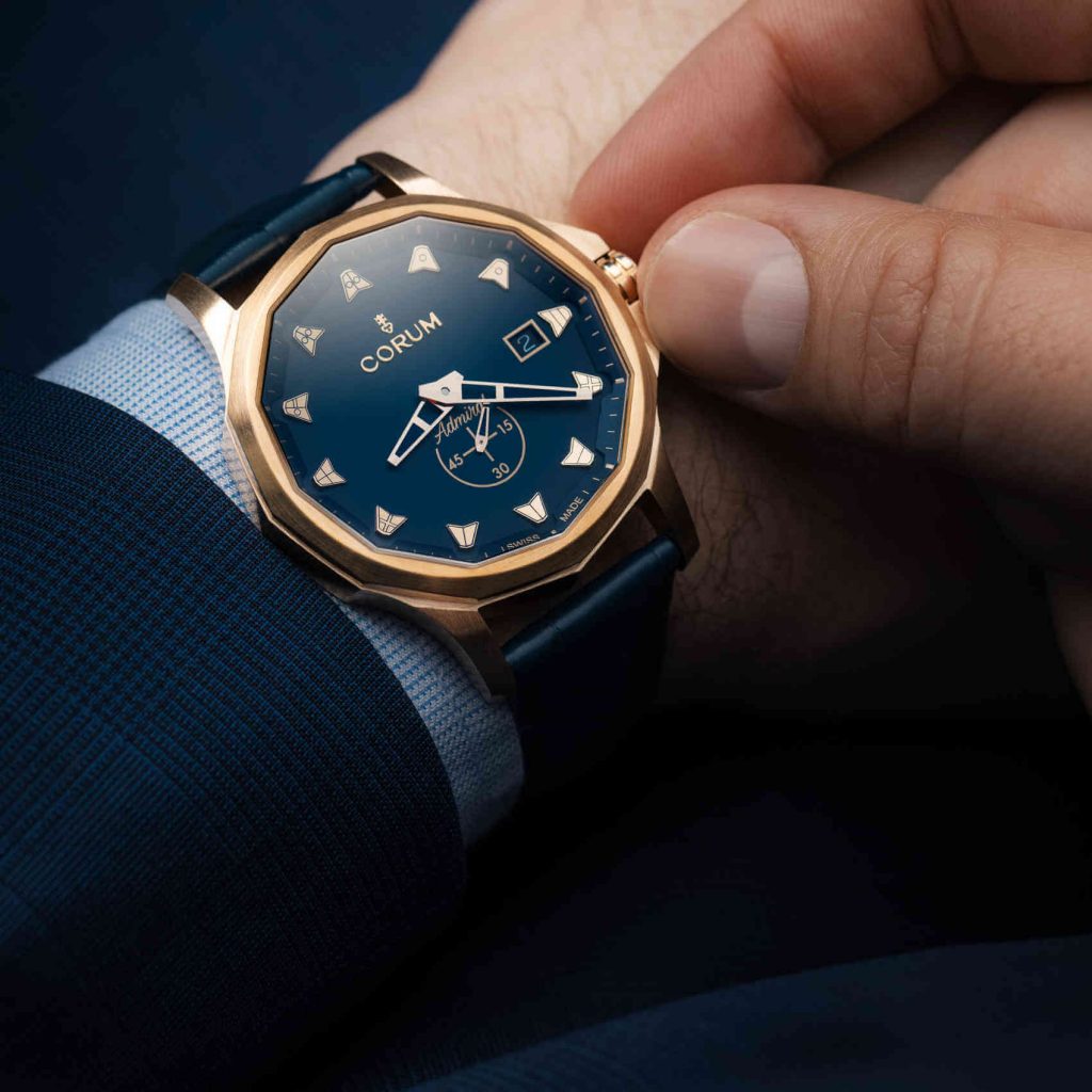 Corum Admiral Bronce muñece azul