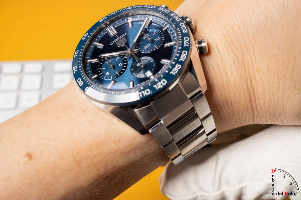 Tag Heuer Carrera Sport 44 muñeca