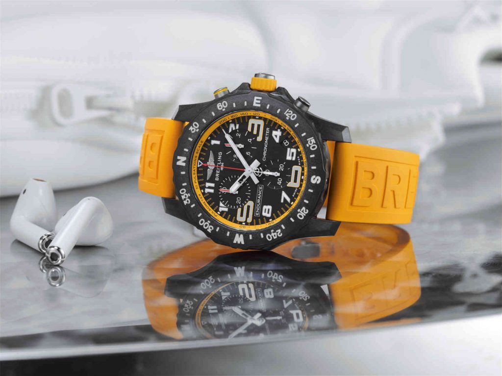 05_endurance-pro-with-a-yellow-inner-bezel-and-rubber-strap-1