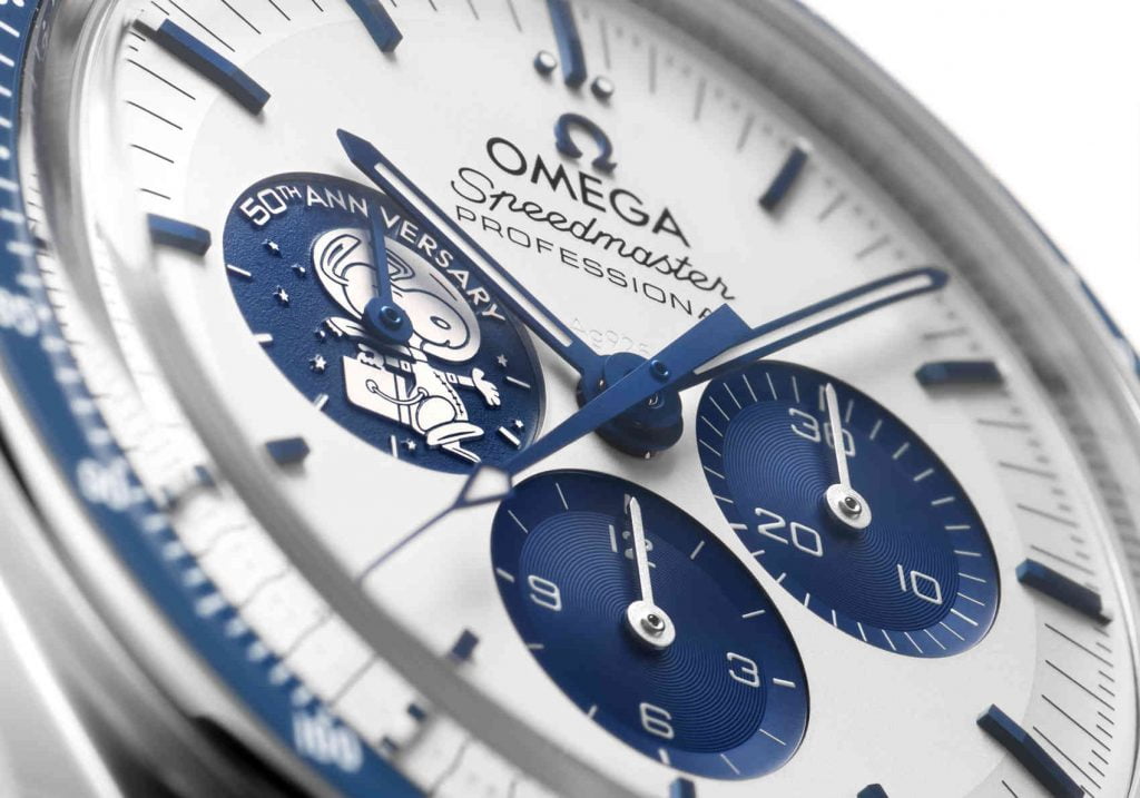 Omega Speedmaster “Silver Snoopy Award” 50th Anniversary esfera