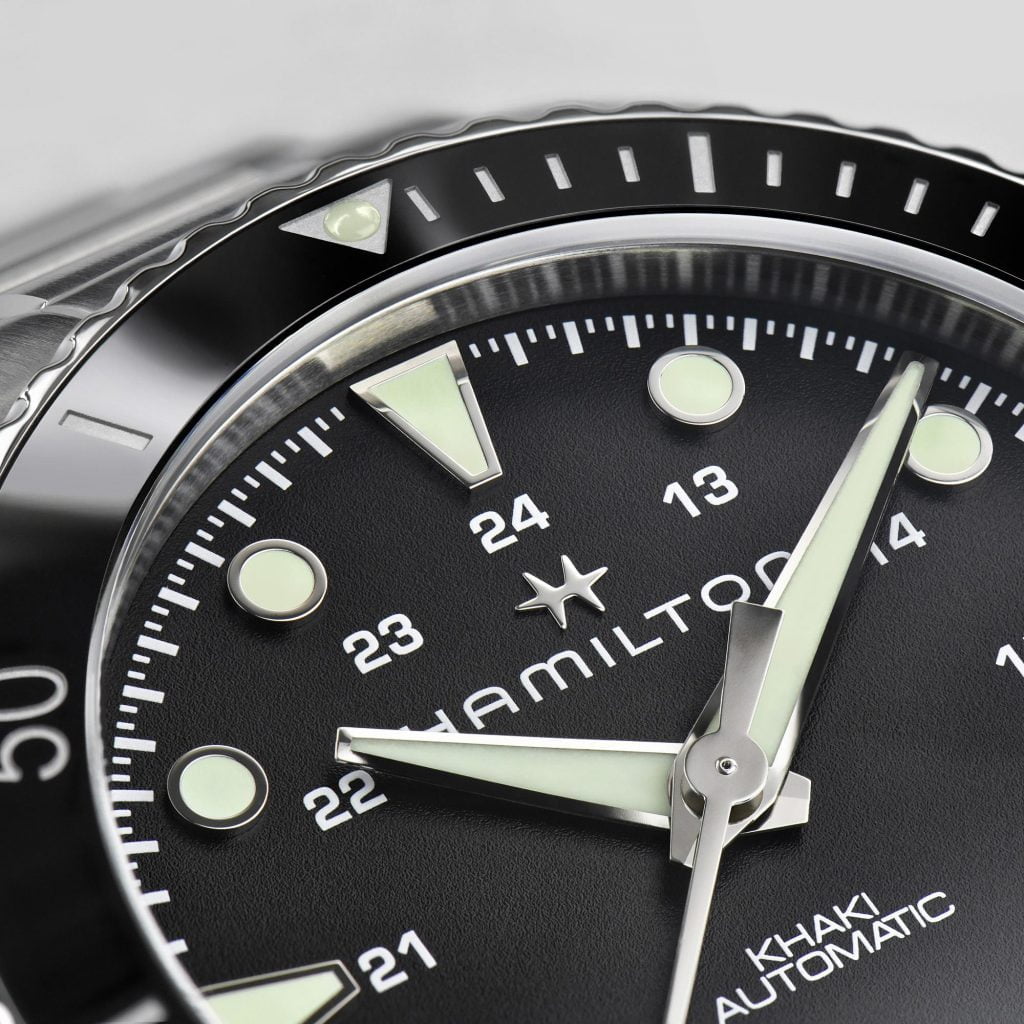 Hamilton Khaki Navy Scuba Automatic 2021 deta 1