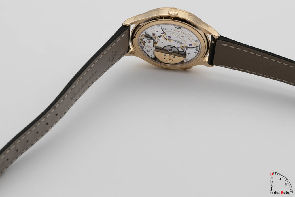 Patek Philippe 7130R-014 ¡En el Estudio! back 3