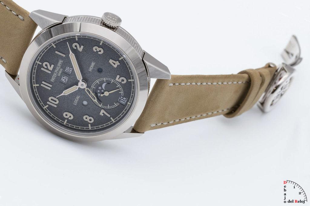 Patek Philippe Annual Calendar Travel Time 5326G lado
