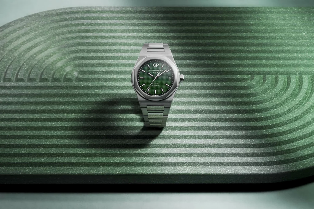 Girard-Perregaux Laureato 42 mm Green 2