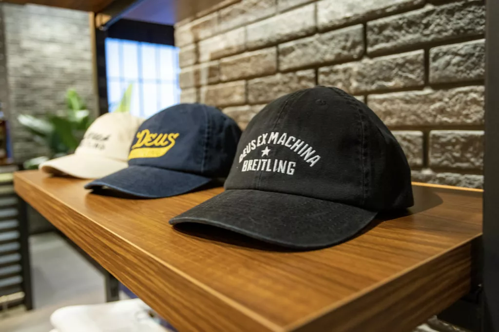 29-breitling-x-deus-co-branded-clothing-and-accessories-line-breitling-boutique-milano-rgb