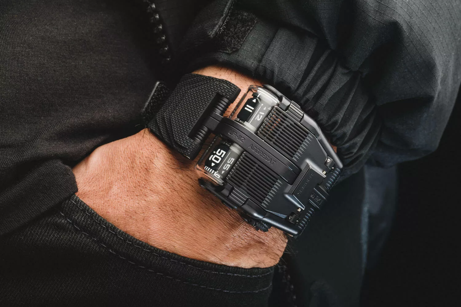 Urwerk UR-112 Aggregat Back to Black 2