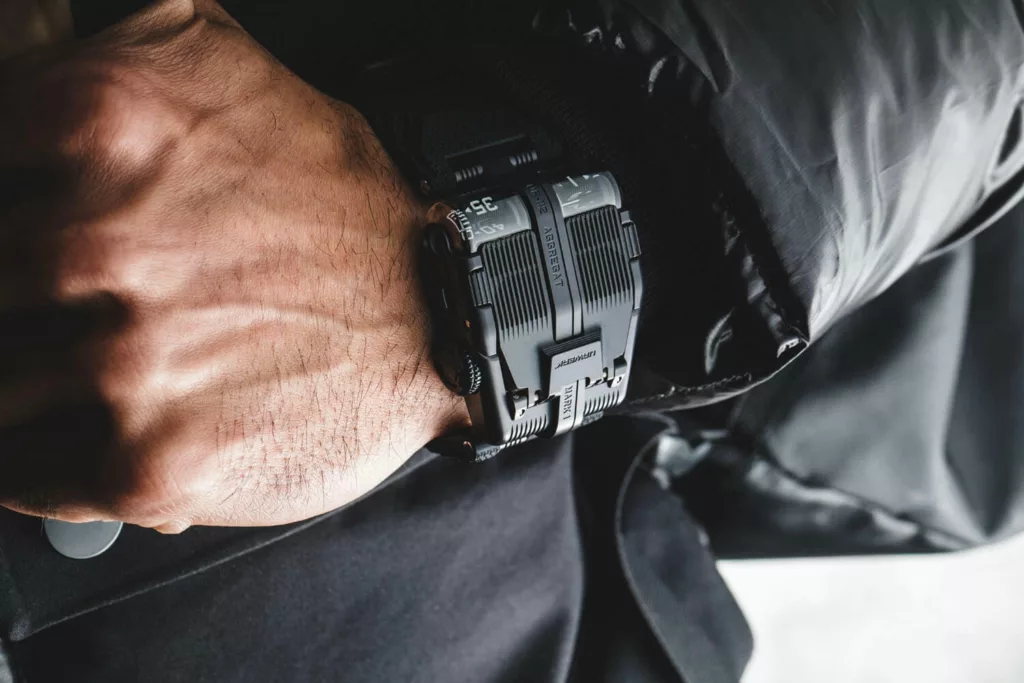 Urwerk UR-112 Aggregat Back to Black 1