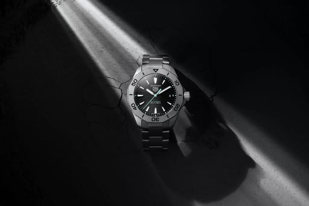TAG Heuer Aquaracer Professional 200 Solargraph 