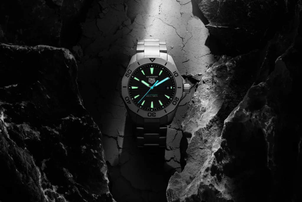 TAG Heuer Aquaracer Professional 200 Solargraph 1