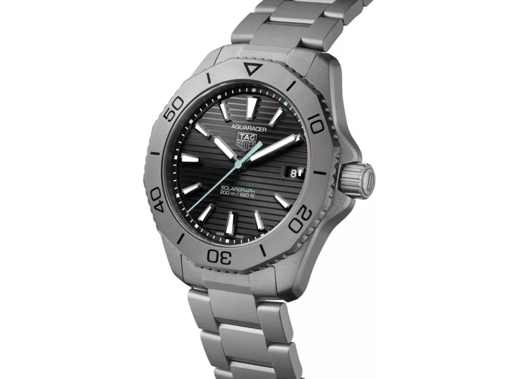 TAG Heuer Aquaracer Professional 200 Solargraph  4