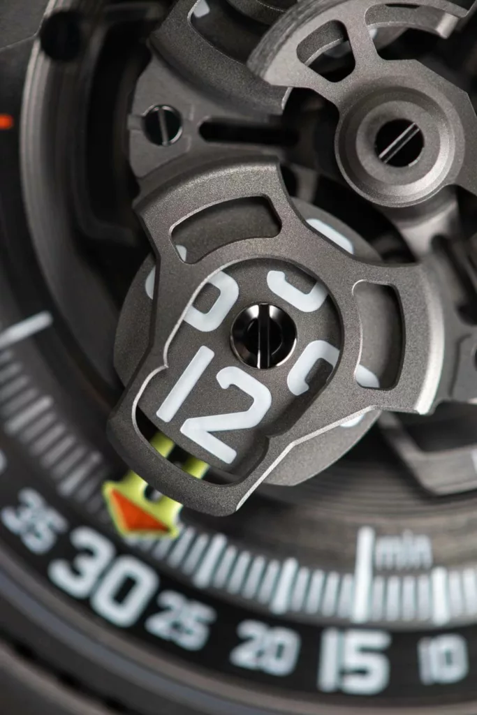 Urwerk UR-100V Magic T 6