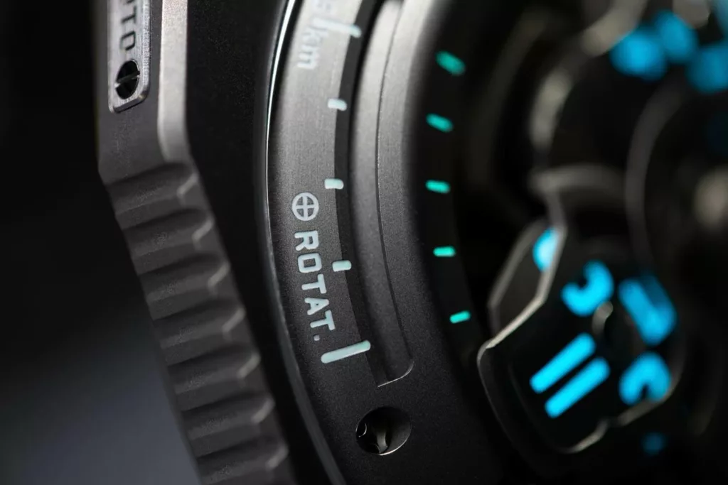 Urwerk UR-100V Magic T 5