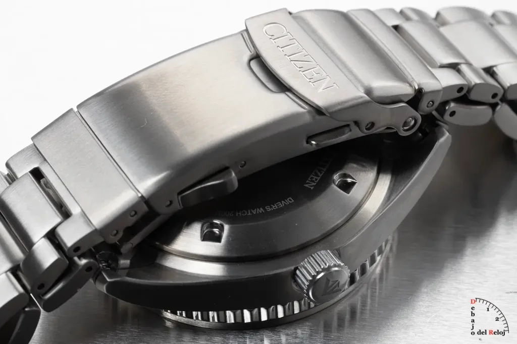 Citizen Challenger Diver NY0129-58L 10