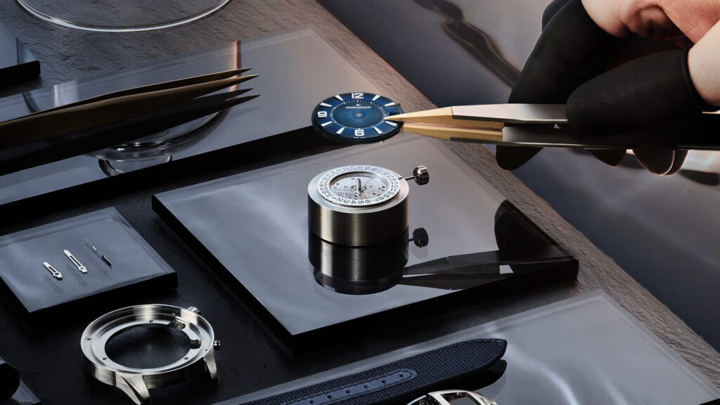 Jaeger-LeCoultre Polaris Date 40 mm taller - debajo del reloj