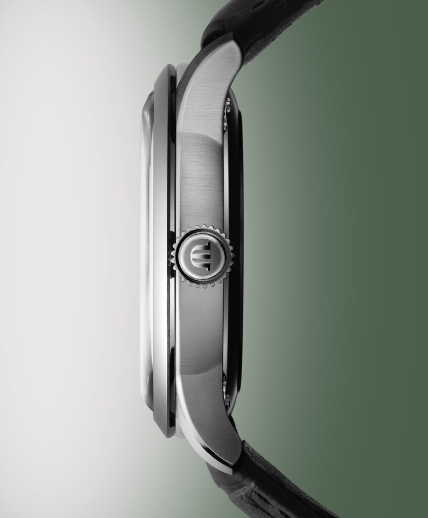 fotografía lateral del reloj Maurice Lacroix 1975 Legacy edición saignelégier - Debajo del Reloj