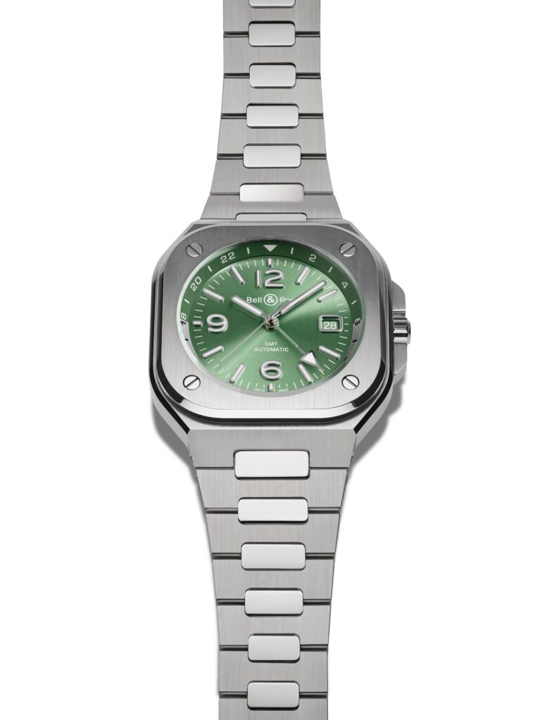 Bell & Ross BR-05 GMT Green Steel - Vista frontal con brazalete de acero Reloj Bell & Ross BR-05 GMT Green Steel con brazalete de acero