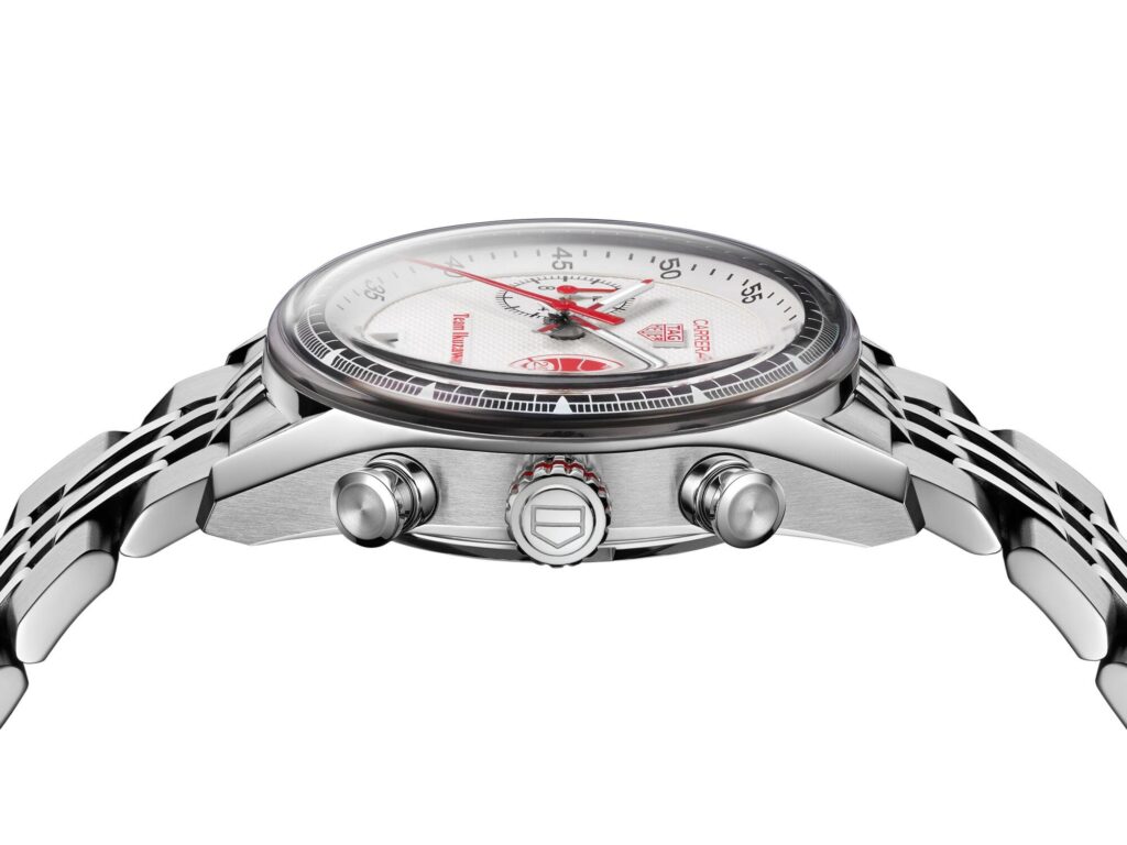 Perfil de la caja abombada Glassbox del TAG Heuer Carrera Chronograph x Team Ikuzawa