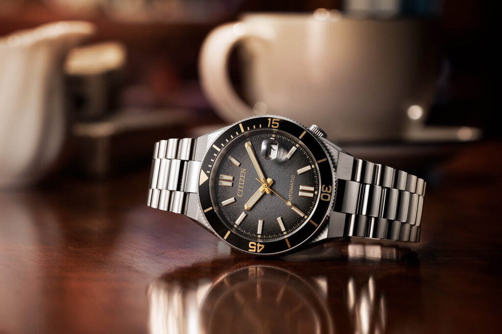 Reloj CITIZEN TSUYOSA Shore Edición Limitada NJ0238-57E con esfera negra degradada
