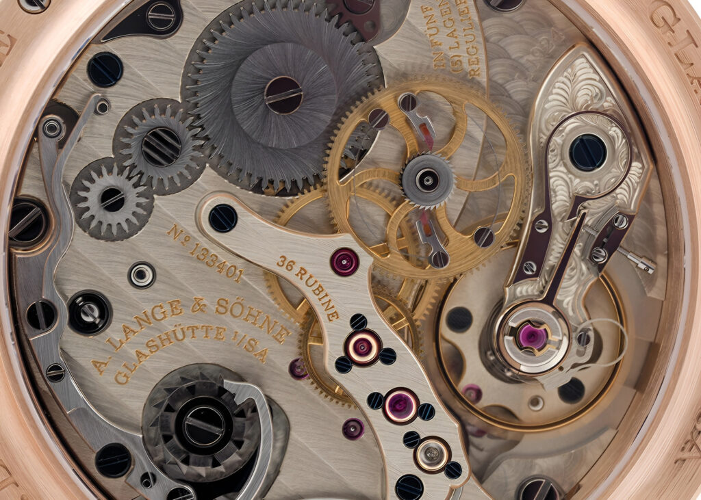 Selección de las mejores traseras y fondos vistos de relojes de lujo con fotografía macro original de Debajo del Reloj.
