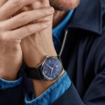 Reloj Frederique Constant Classics Runabout Automatic GMT con esfera inspirada en las embarcaciones Riva.