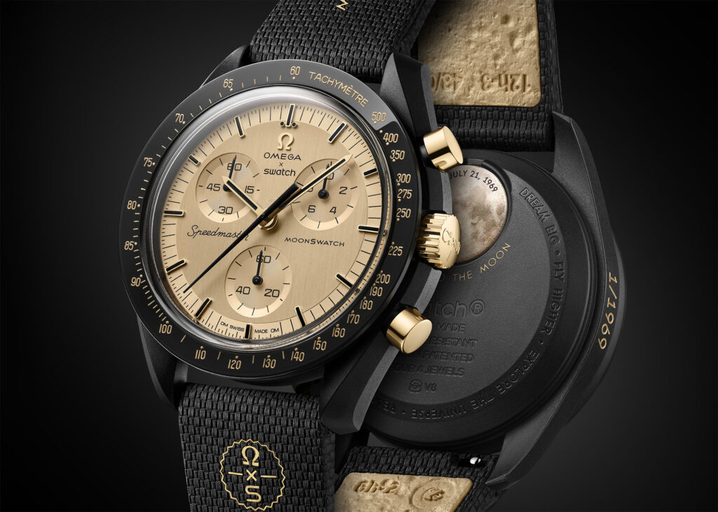 Primer plano de la esfera en oro Moonshine de 18 ct del reloj MoonSwatch Mission to the Moon 1969