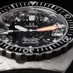 Prueba de estanqueidad y detalle del cristal del Omega Seamaster 120m Baby Ploprof restaurado