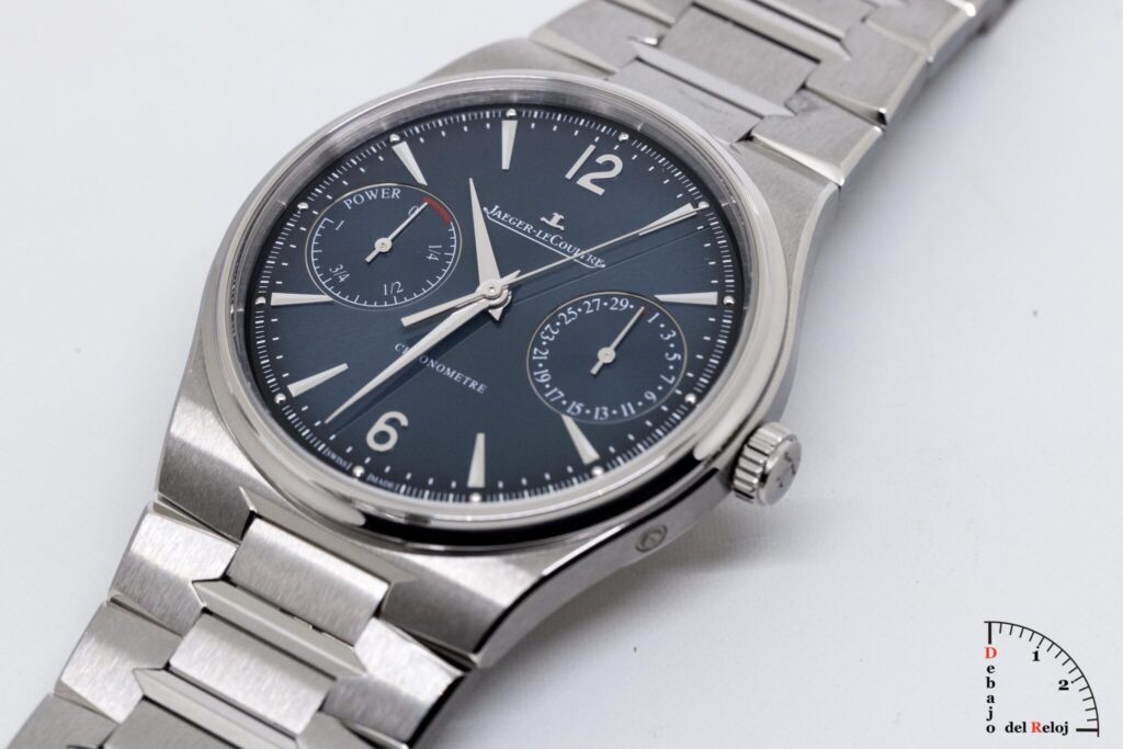 Jaeger-LeCoultre Master Control Chronometre Date Power Reserve en acero inoxidable con brazalete integrado
