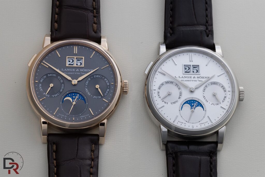 los dos modelos del A. Lange & Söhne Saxonia Calendario Anual juntos