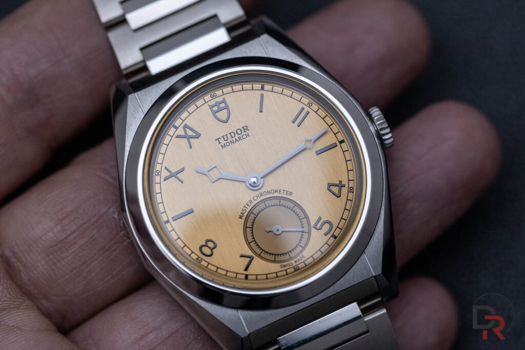TUDOR Monarch en muñeca impresiones proporciones 39mm