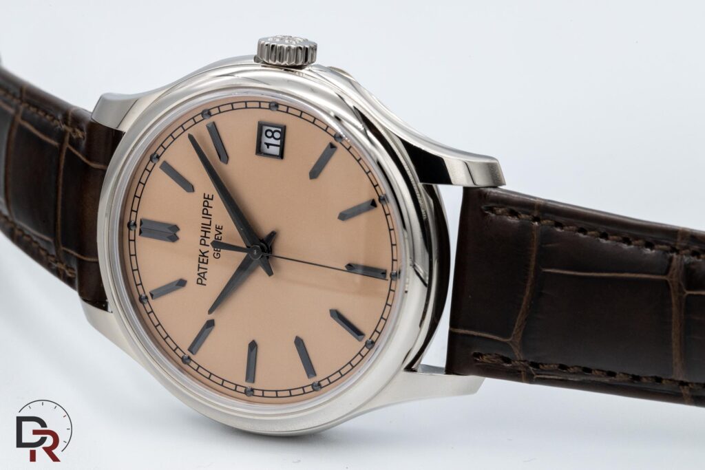general del Reloj de vestir Patek Philippe Calatrava 5227G-015 en oro blanco